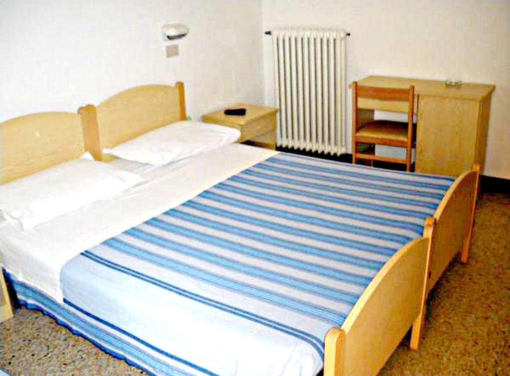 Hotel Ronconi Rimini Szoba fotó