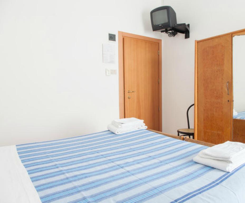 Hotel Ronconi Rimini Szoba fotó