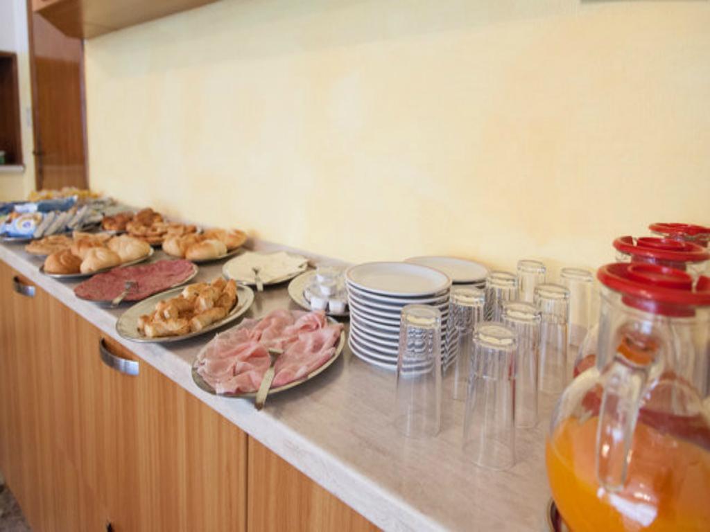Hotel Ronconi Rimini Kültér fotó