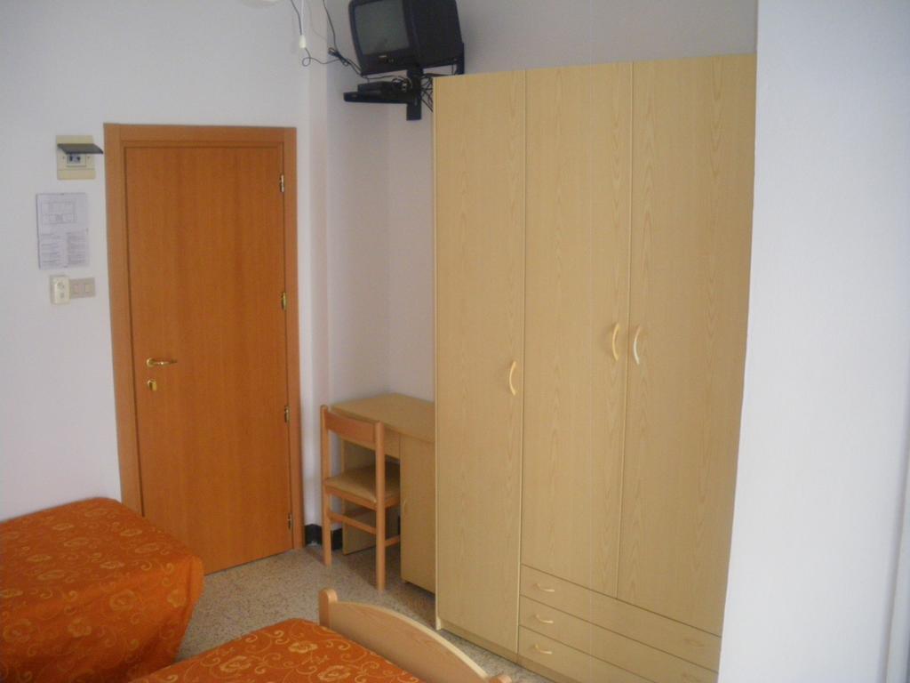 Hotel Ronconi Rimini Kültér fotó