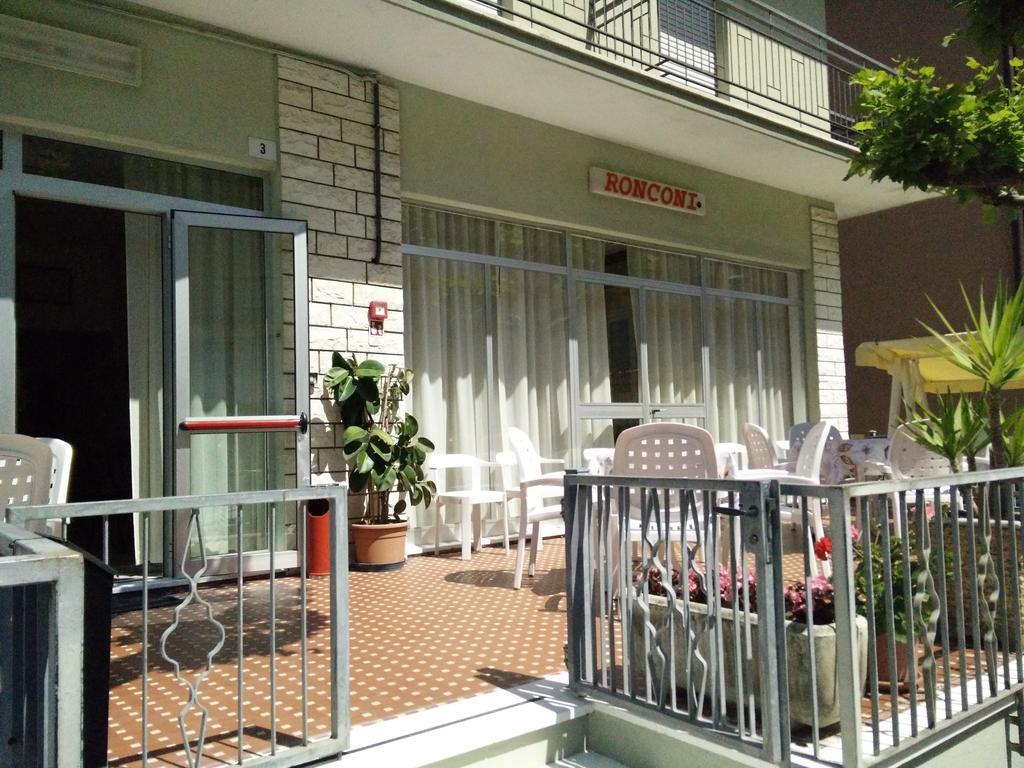 Hotel Ronconi Rimini Kültér fotó