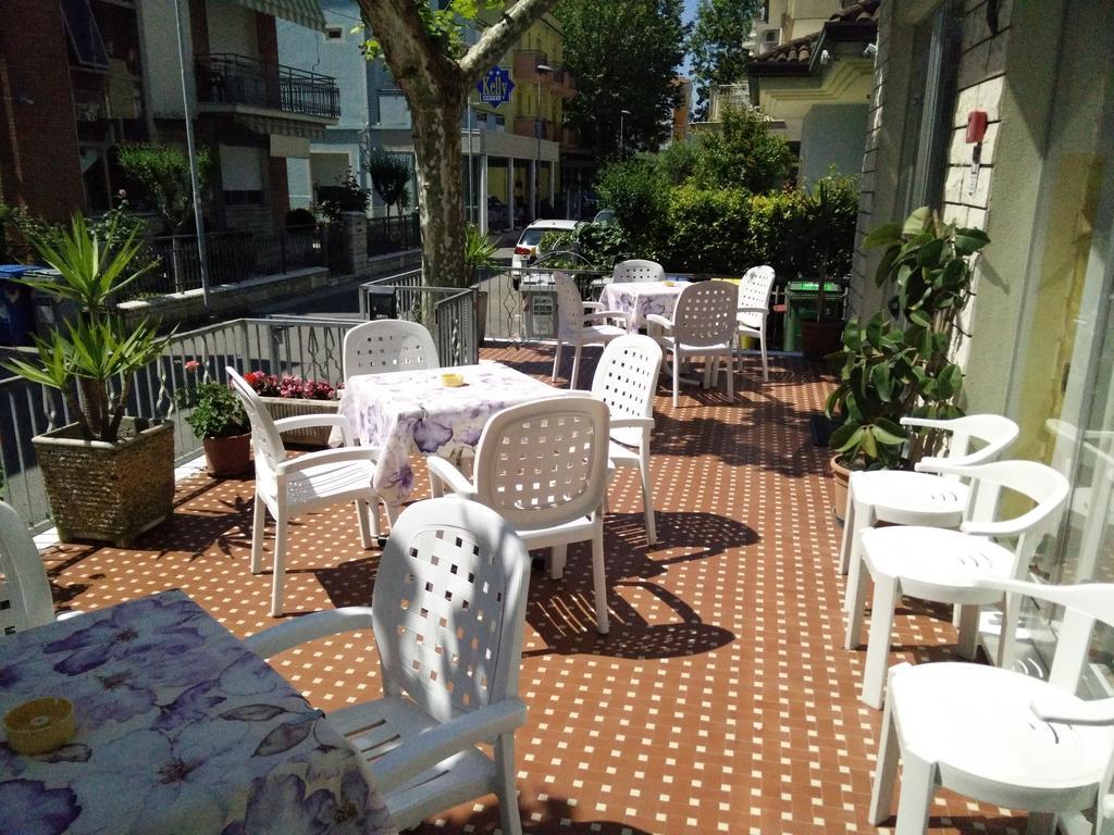 Hotel Ronconi Rimini Kültér fotó