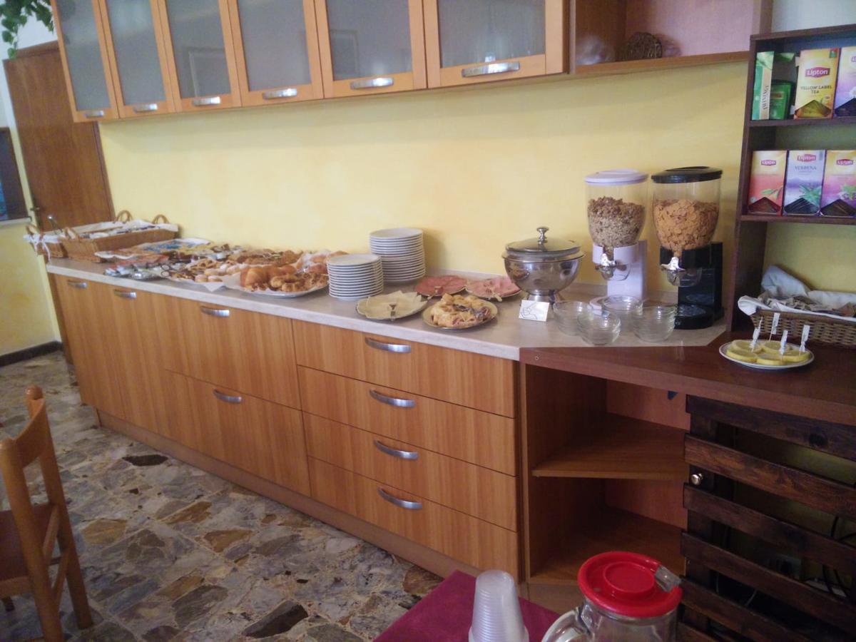 Hotel Ronconi Rimini Kültér fotó